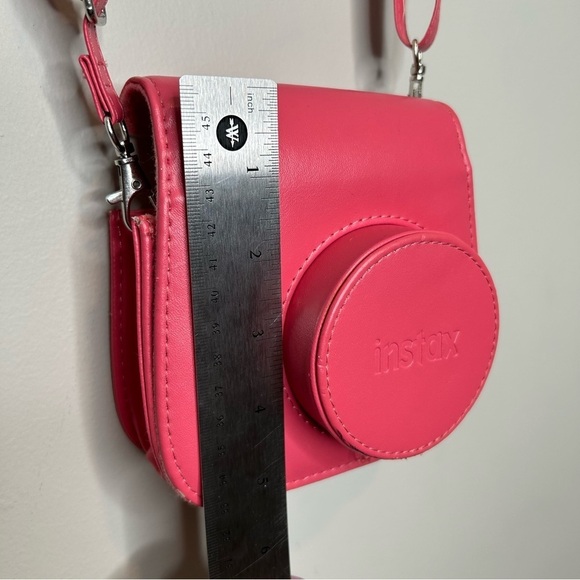 Instasize pink camera case - Picture 3 of 11